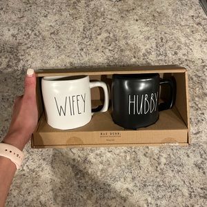 Rae Dunn Mug Set